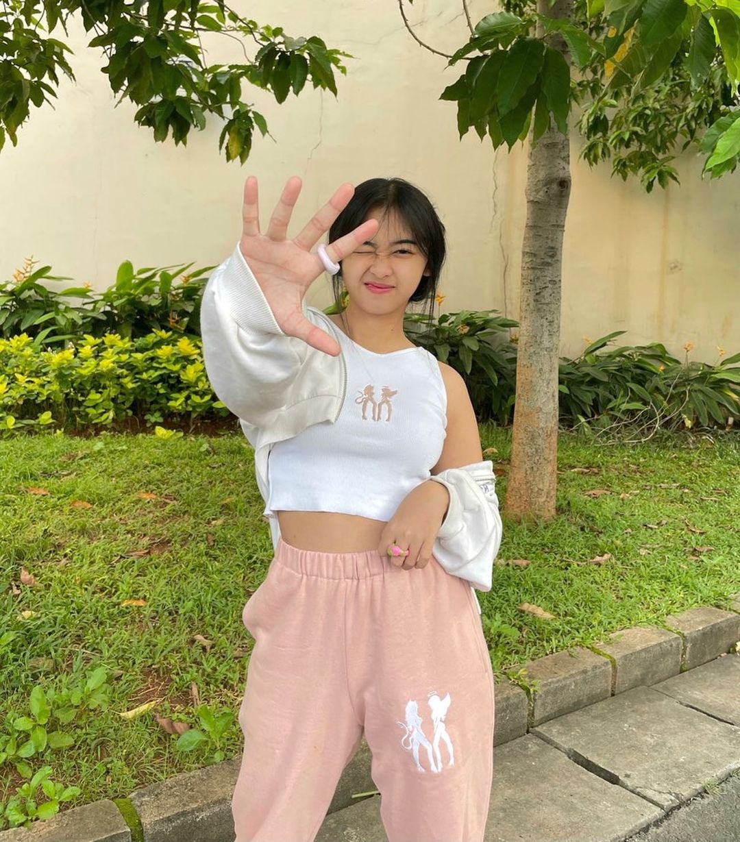 Sosok Clarinna, Adik Influencer Clarissa Putri yang Punya Gaya Kekinian